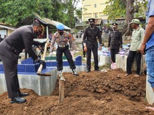 Kapolres Pimpin Upacara Pemakaman Jenazah Kanit Reskrim Aiptu Sukadi