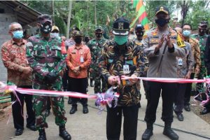 Di Dampingi Oleh Dandim Dan Kapolres PLT Bupati Wonogiri Resmikan Jalan Tembus Manyaran Selogiri