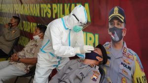 Seluruh Personel Polres Wonogiri Jalani Tes Swab Sebelum Amankan Pilkada 2020