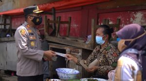 Polres Bagikan 10.500 Masker di 25 Wilayah Kecamatan Wonogiri