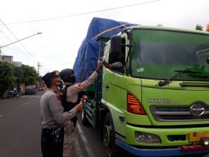 Upaya Putus Rantai Sebaran Corona, 6750 Lembar Masker Dibagikan Polres Wonogiri