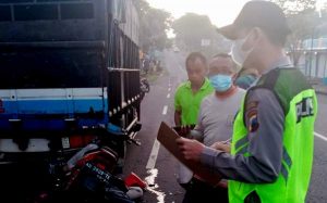 Warga Majalengka Jawa Barat Meninggal Dunia Usai Menabrak Truk di Ruas Jalan Raya Wonogiri-Ponorogo