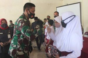 Ini Pesan Danrem 074, Kepada Pelajar Saat Kegiatan TMMD di Kecamatan Jatiroto