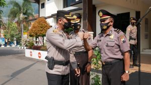 Dua Anggotanya Naik Pangkat Pengabdian, Kapolres Wonogiri Beri Pesan Begini