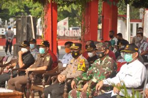 Kapolres Wonogiri Hadiri Apel Gelar Pasukan Operasi Ketupat Candi tahun 2021 Di Alun-Alun Giri Krida Bakti