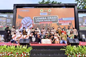 Gelar Lomba Orasi, Kapolri: Mari Ciptakan Alam Demokrasi Yang Lebih Baik 