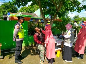 Gelar Cek Point Di Perbatasan, Petugas Lakukan Swab Antigen Acak