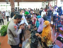 Warga Blora Jawa Tengah Senang, Mendapat Vaksinasi Dan Paket Sembako Dari Kabareskrim Polri