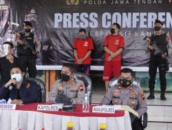 Polres Klaten Ungkap Currat Roda 4 dan Sita Ribuan Botol Miras Ilegal