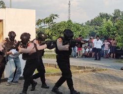 Sambut Hari Bhayangkara Ke 76, Simulasi Penggerebekan Warnai Kontes Mobil yang Digelar Polres Wonogiri