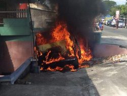 Simpangan Kendaraan, Mobil Daihatsu Espass Tabrakan Diri Ke Tembok Warga Jatibedug Wonogiri