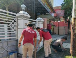 Giat Bersih Gereja Anggota Polres Wonogiri Ikut Andil Dalam Nataru