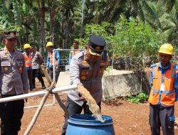 Antisipasi Kekeringan, Kapolres Wonogiri Tinjau Bantuan Pembuatan Sumur Bor