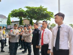 Polres Wonogiri Bagikan Buku Saku Netralitas Polri Bagi Anggotanya