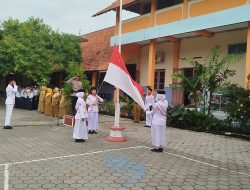 Jadi Pembina Upacara di Sekolah, Kapolsek Wonogiri Kota Tekankan Anti Bullying